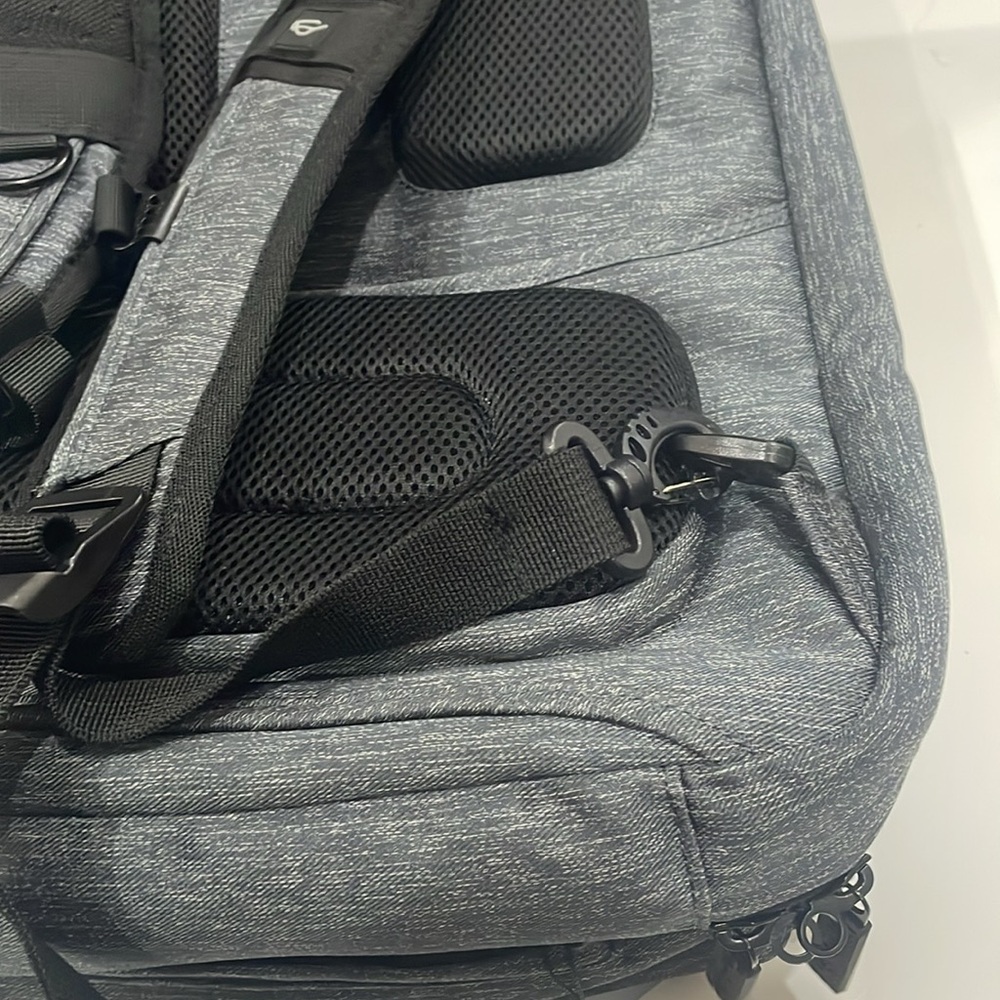 Naztech Smartpack Multi-Utility Travel Backpack. - Picture 7 of 14